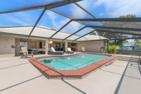 Surfside Beach House, 3BR, Private Pool, WiFi, Sleeps 6